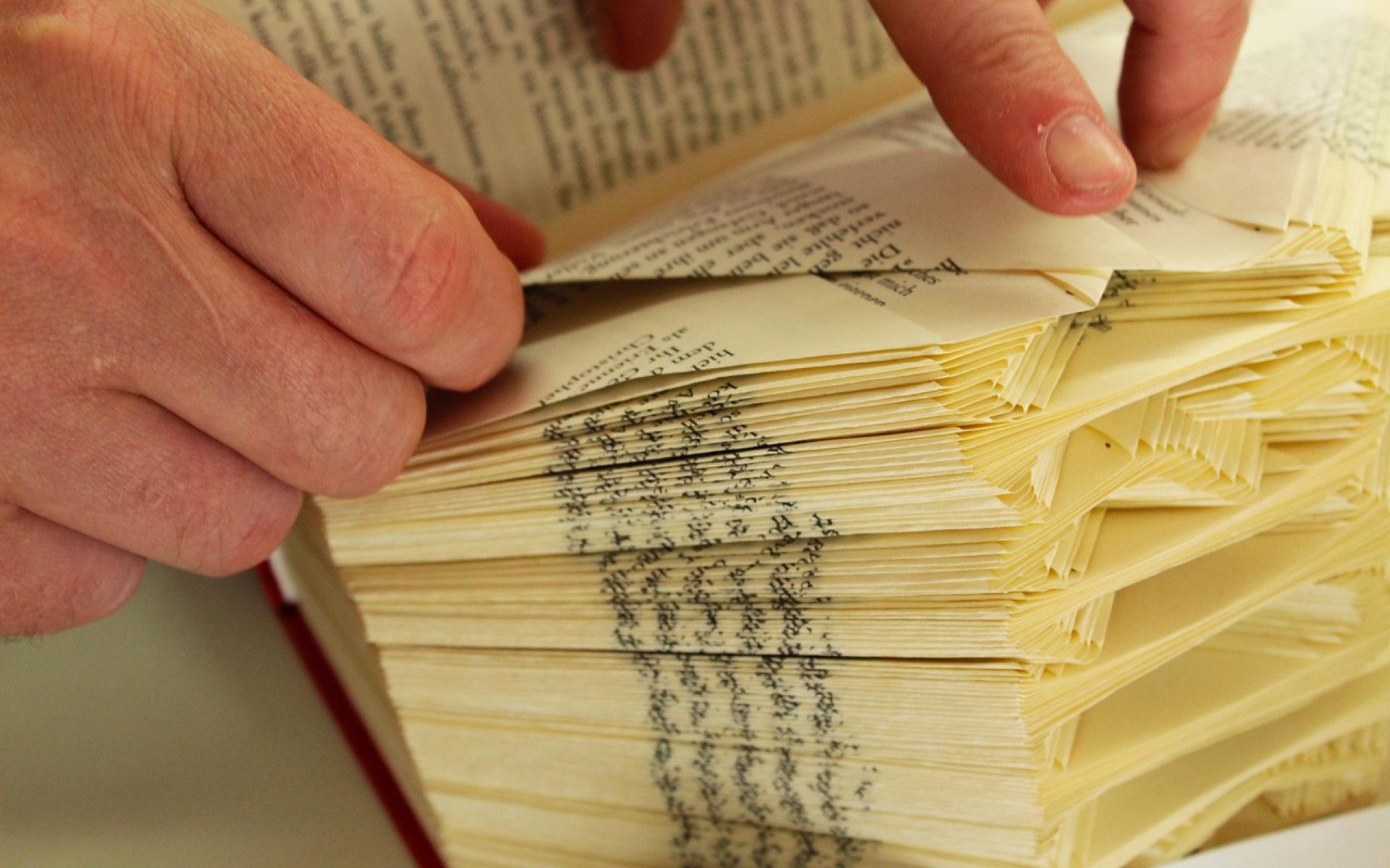 Buch falten