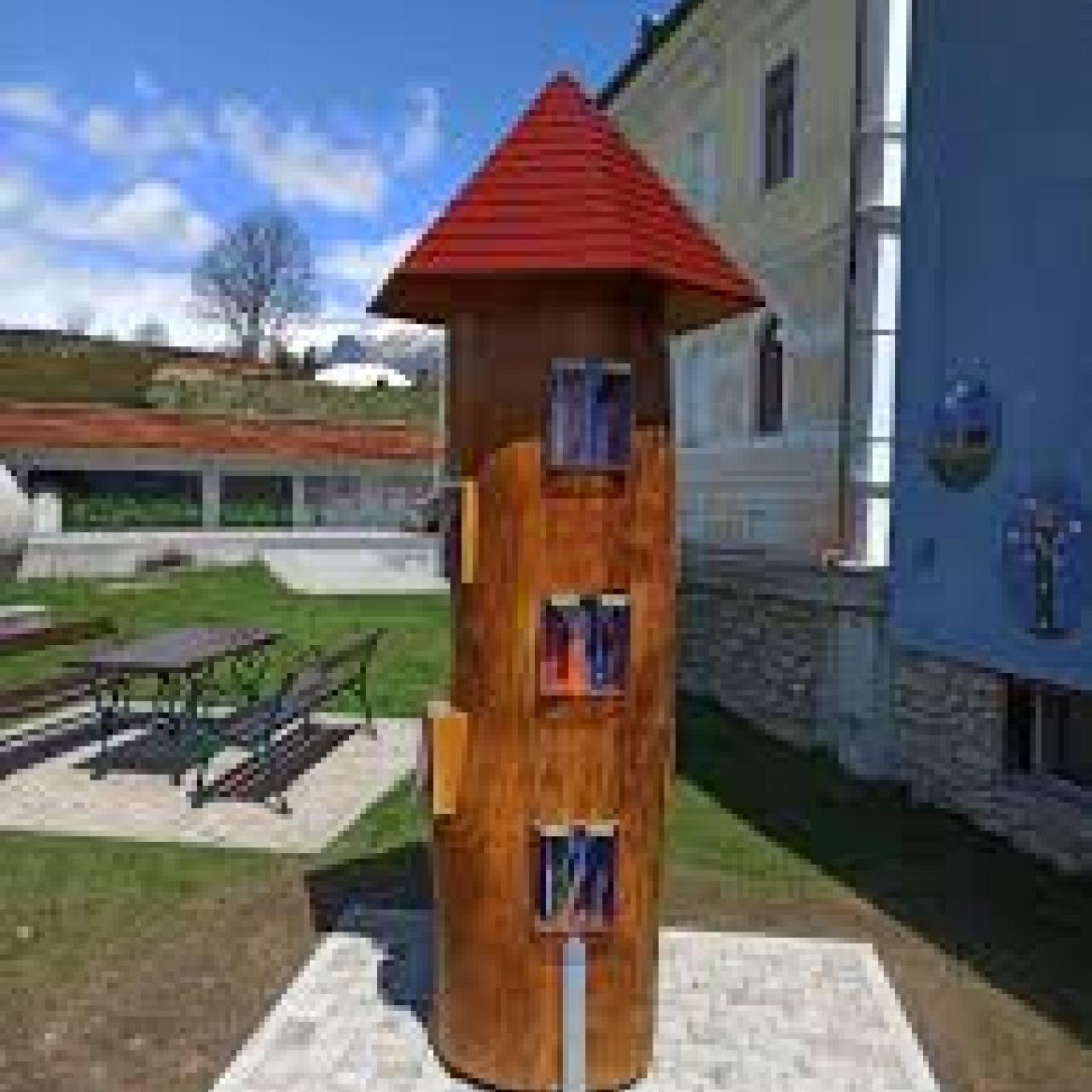 Bücherbaum