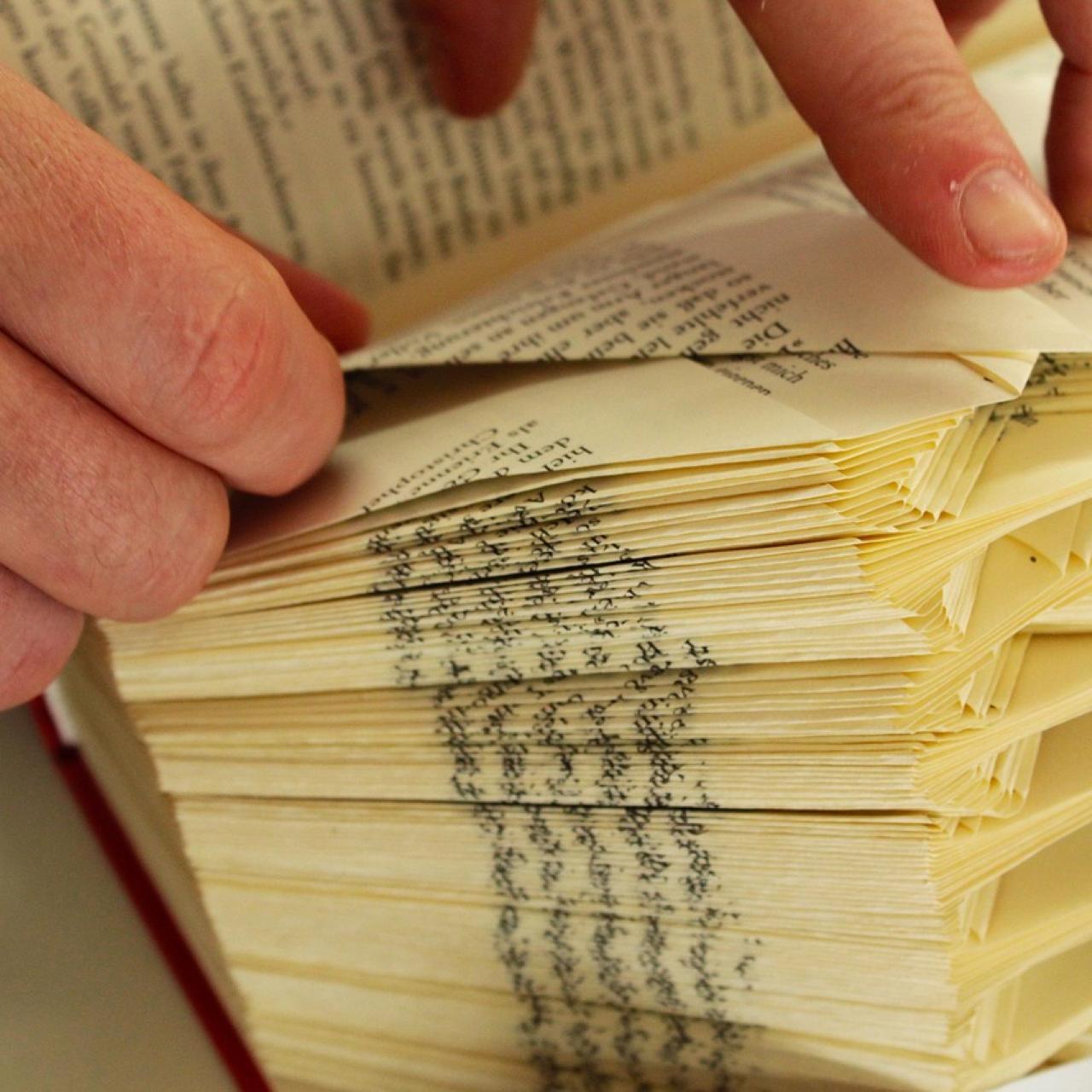 Buch falten
